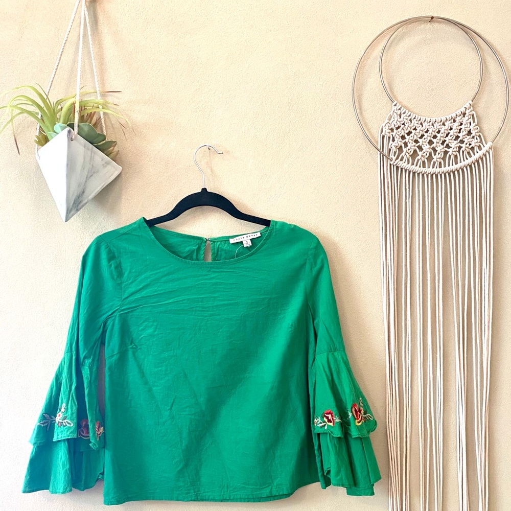 Cute blouse